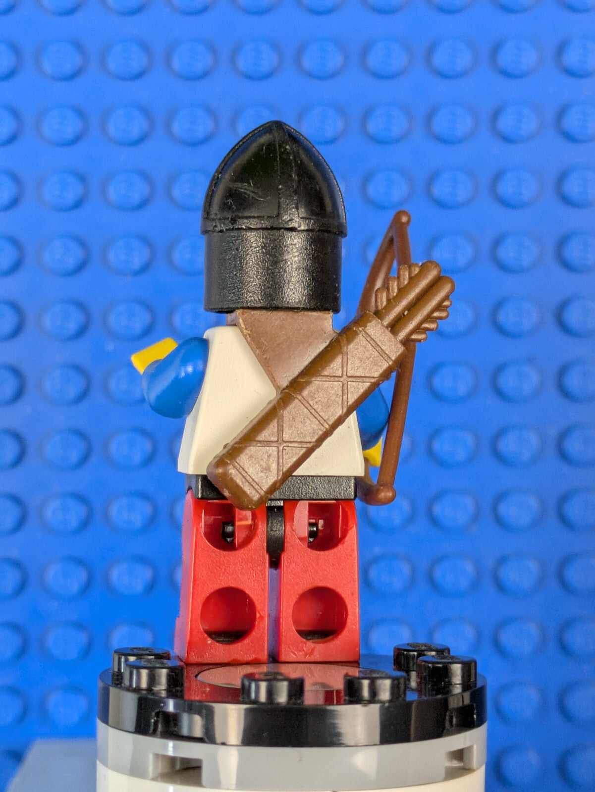 Lego Castle: Knight 1 - Black Chin-Guard with Quiver cas239 Set 6090