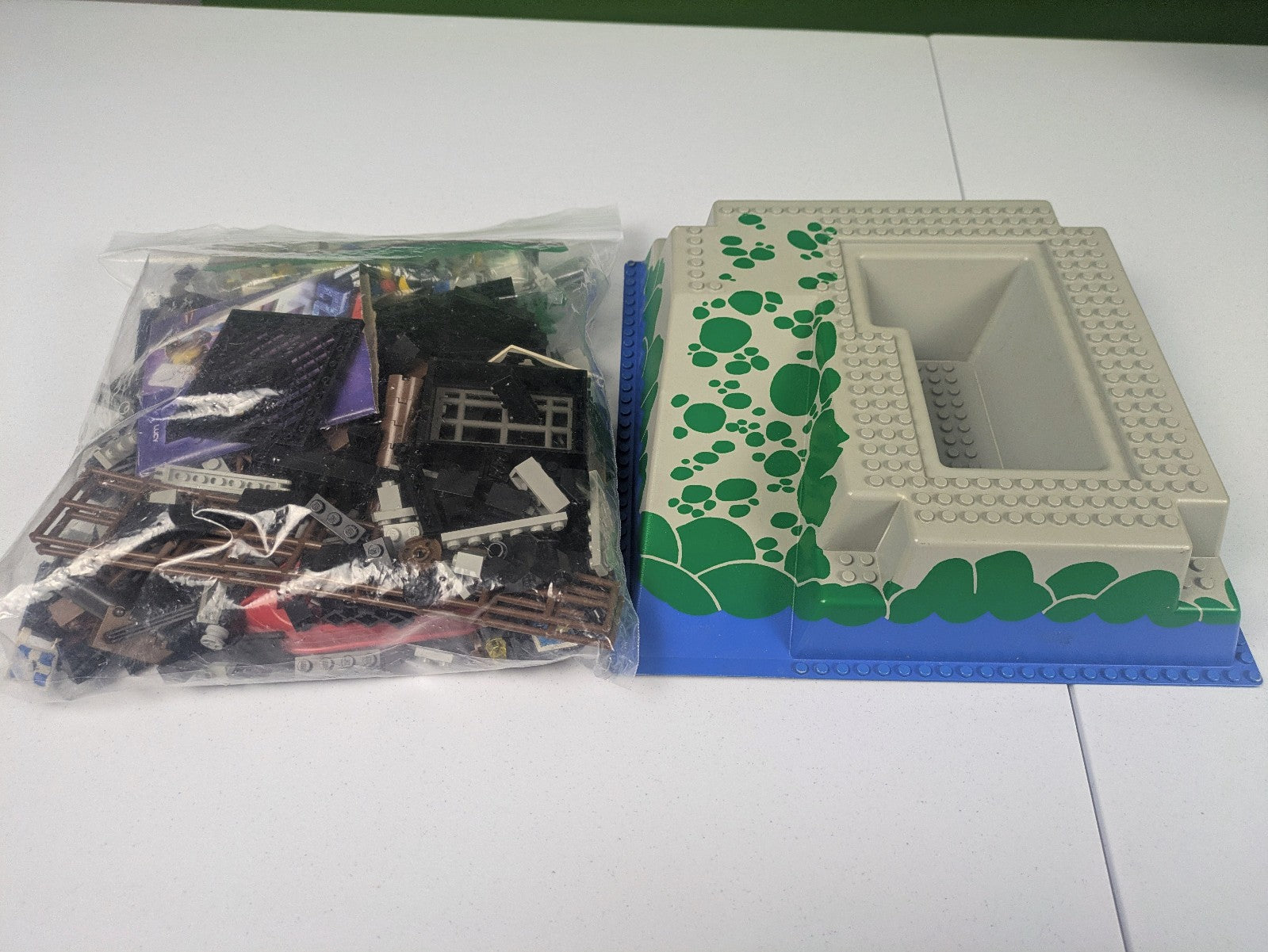 Lego Pirates: Pirates I: Rock Island Refuge Set 6273