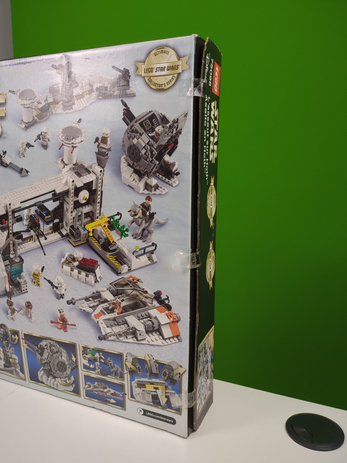 Lego Star Wars: Assault on Hoth - UCS Set 75098 - BRAND NEW!