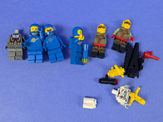 LEGO Space Assorted Minifigure Bundle w/ Additional Random Pieces
