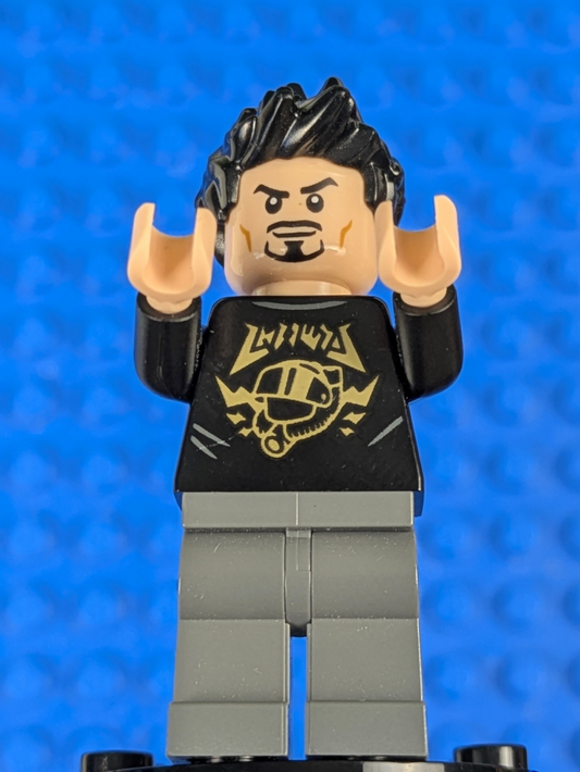 Lego Super Heroes: Tony Stark - Black Shirt with Gold Helmet sh0747 Set 76194