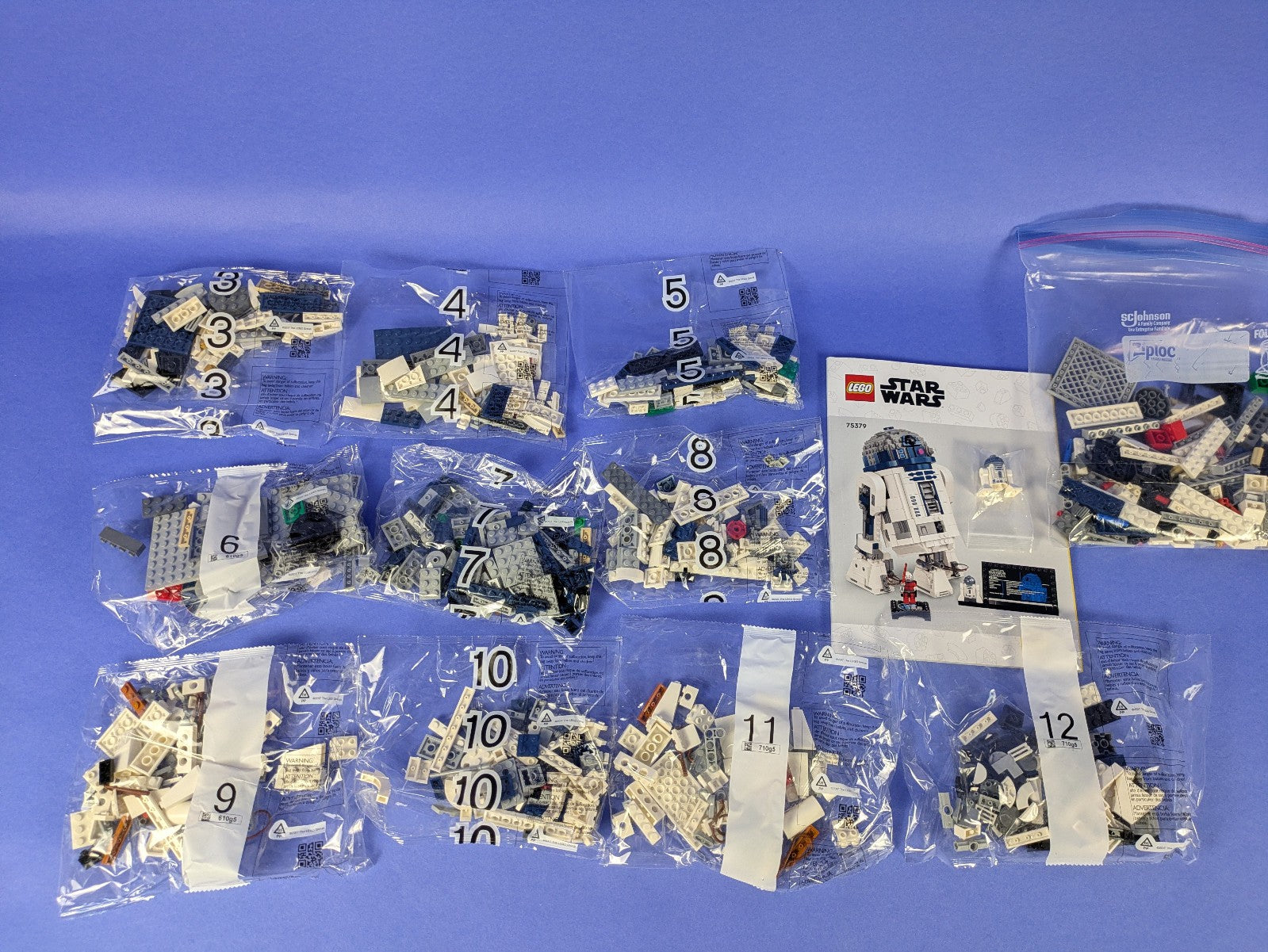 Lego Star Wars: Sculptures: R2-D2 Set 75379 Incomplete Set
