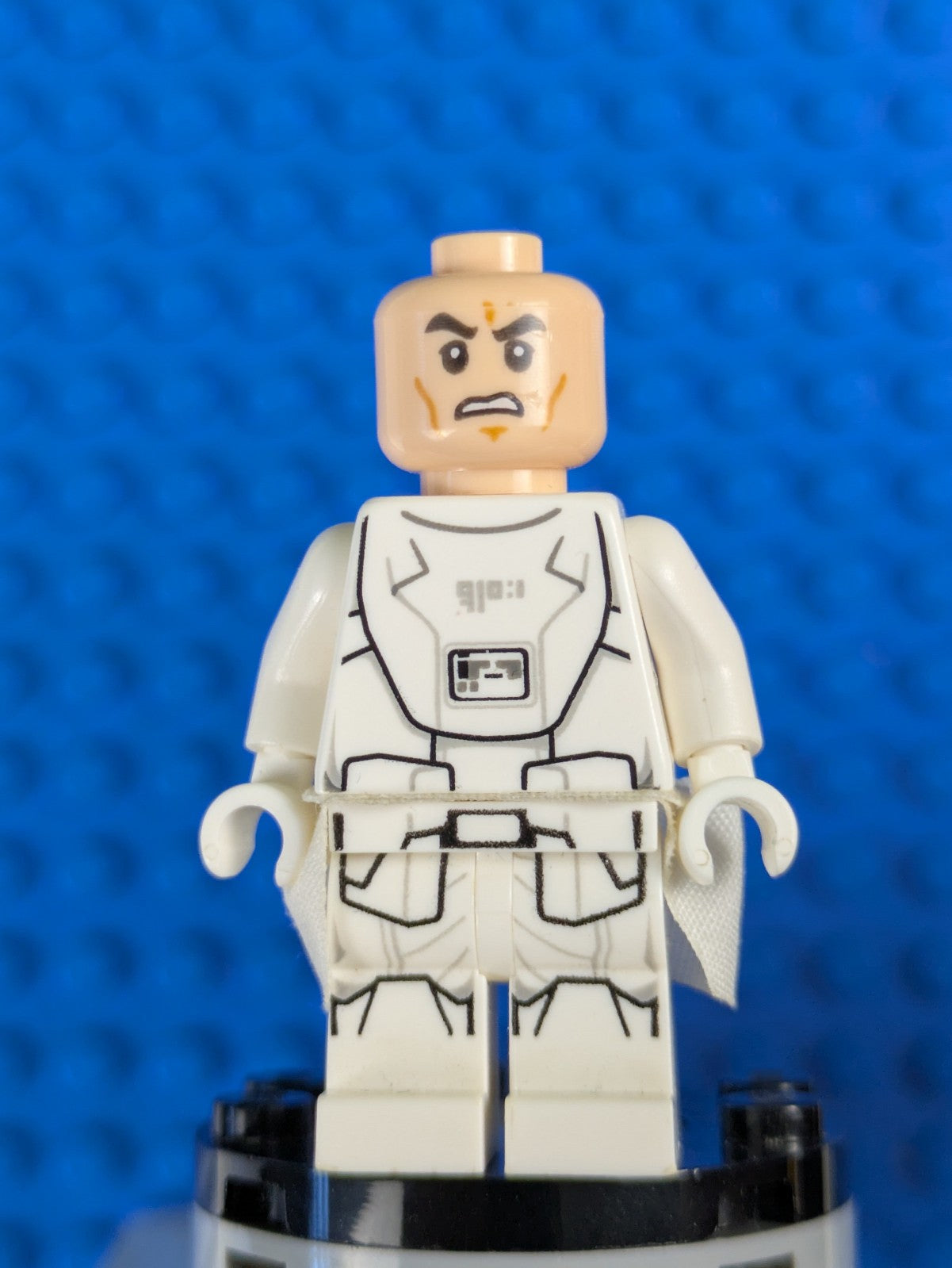 Lego Star Wars: First Order Snowtrooper with Kama sw0657 Set 75100