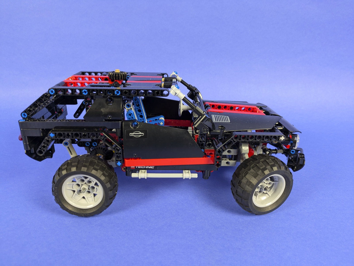 Lego Technic: Model: Off-Road: Extreme Cruiser 8081 - Complete w/ Instructions