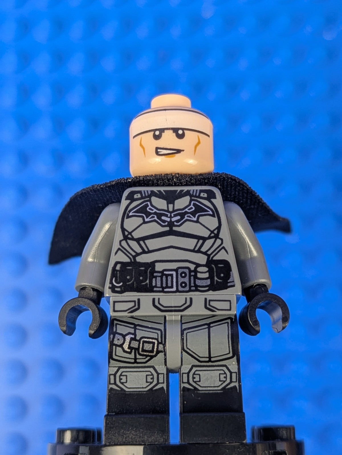 Lego Super Heroes: Batman - Dark Bluish Gray Suit sh0786 Set 76183