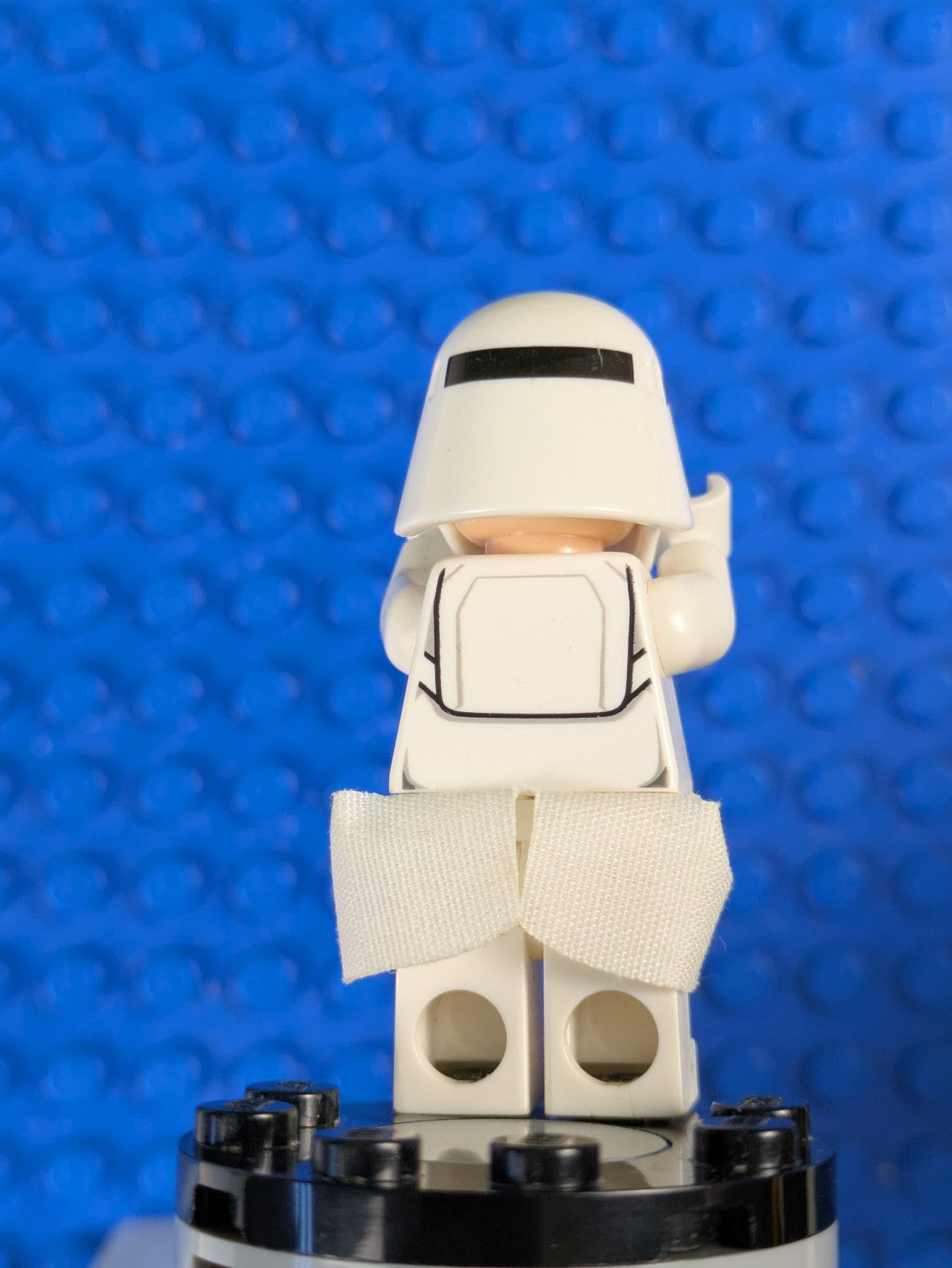 Lego Star Wars: First Order Snowtrooper with Kama sw0657 Set 75100