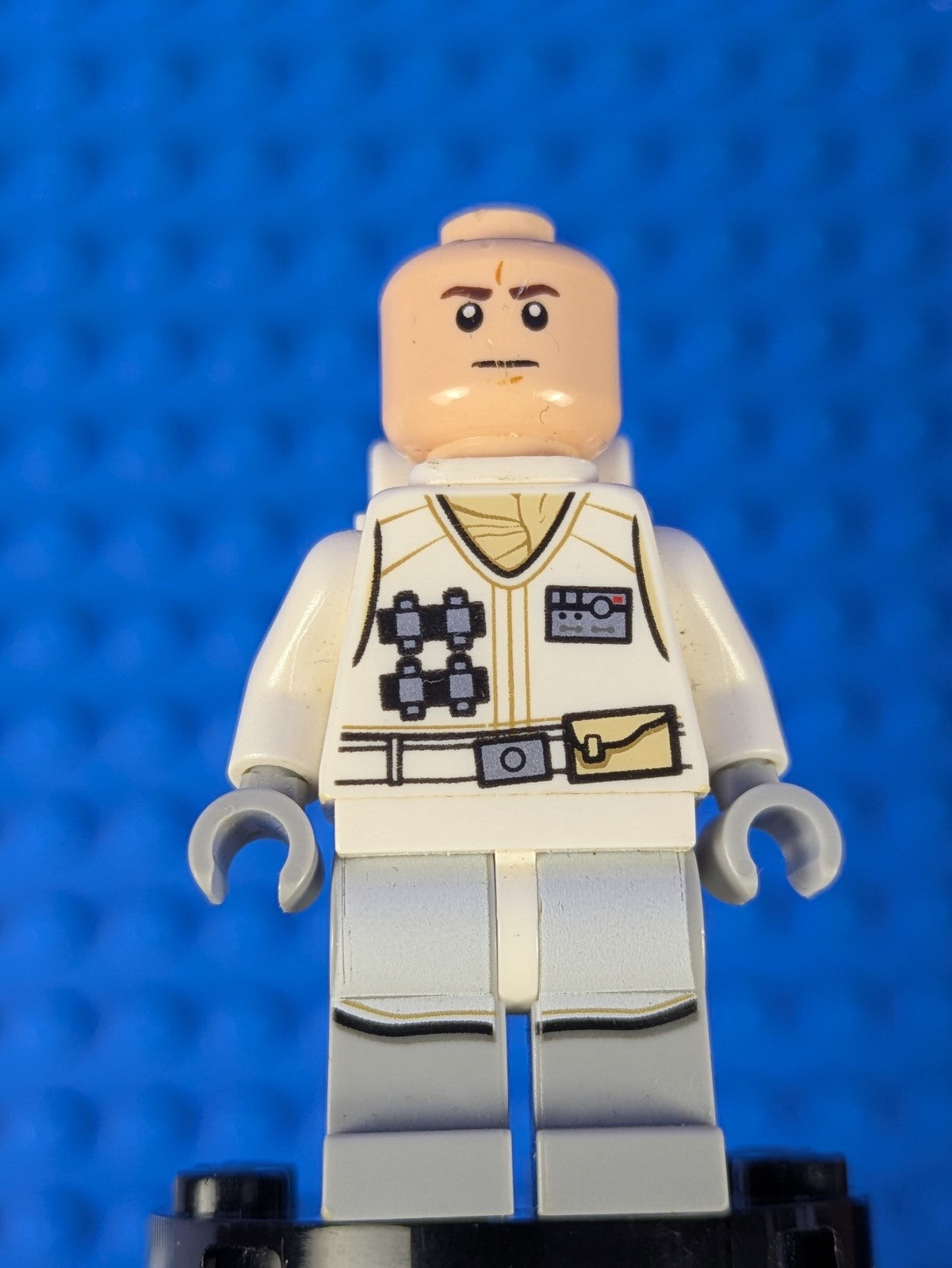 Lego Star Wars: Hoth Rebel Trooper White Uniform (Frown) sw0708 Set 75098
