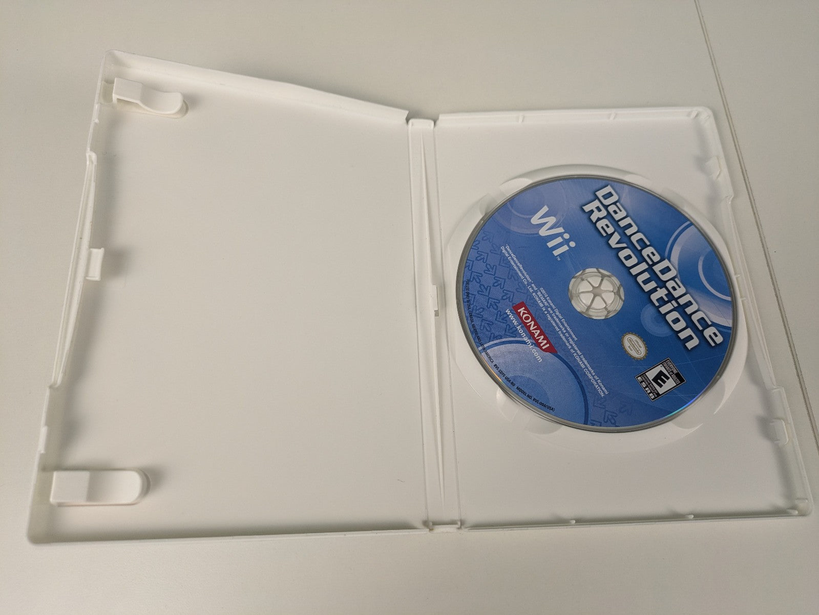 DanceDance Revolution (Wii, 2010) CIB