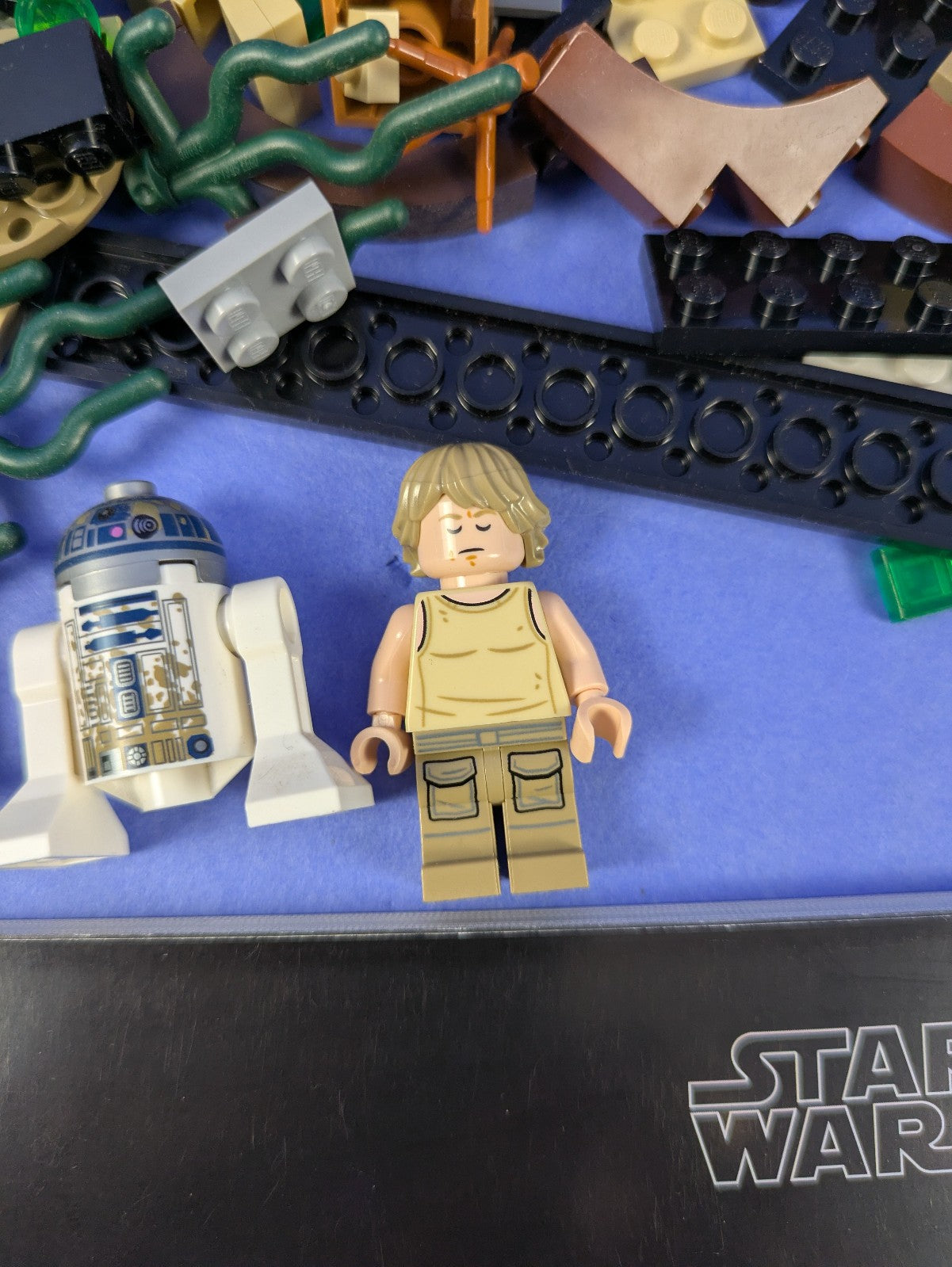 LEGO Star Wars Dagobah Jedi Training Diorama 75330 Complete Set Pre-Owned