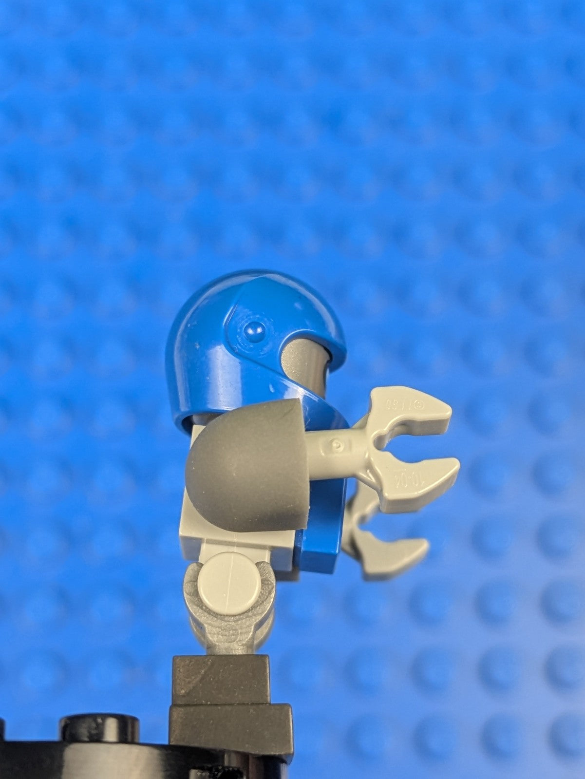 Lego NEXO KNIGHTS: Clay Bot - Dark Bluish Gray Shoulders nex090 Set 70351