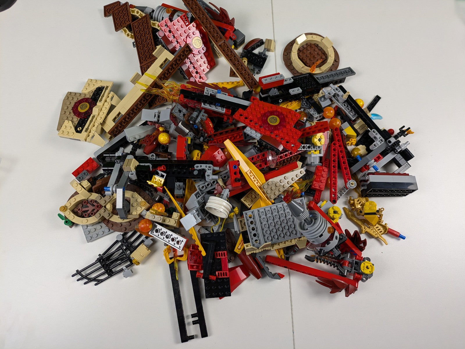 Lego LEGENDS OF CHIMA: Bike, Eagle, Fire Temple Triple Set 70146, 70003, & 70007