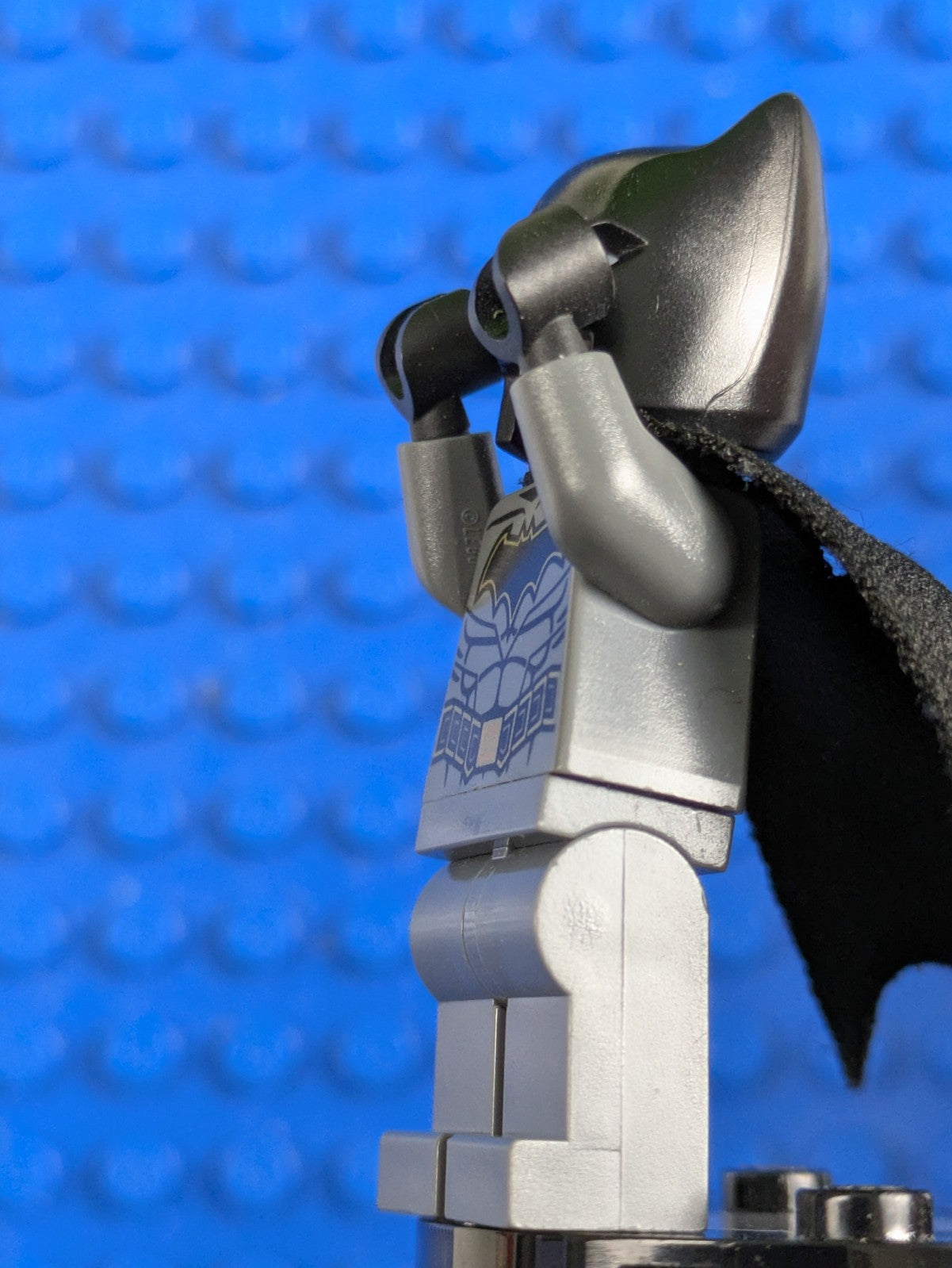 Lego Super Heroes: Batman - Dark Bluish Gray Suit sh0589 Set 76122