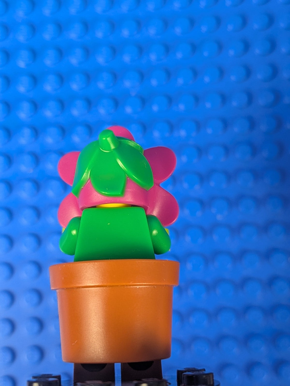 Lego Minifigure Series 18: Flowerpot Girl col325 Sets 71021, 6213825