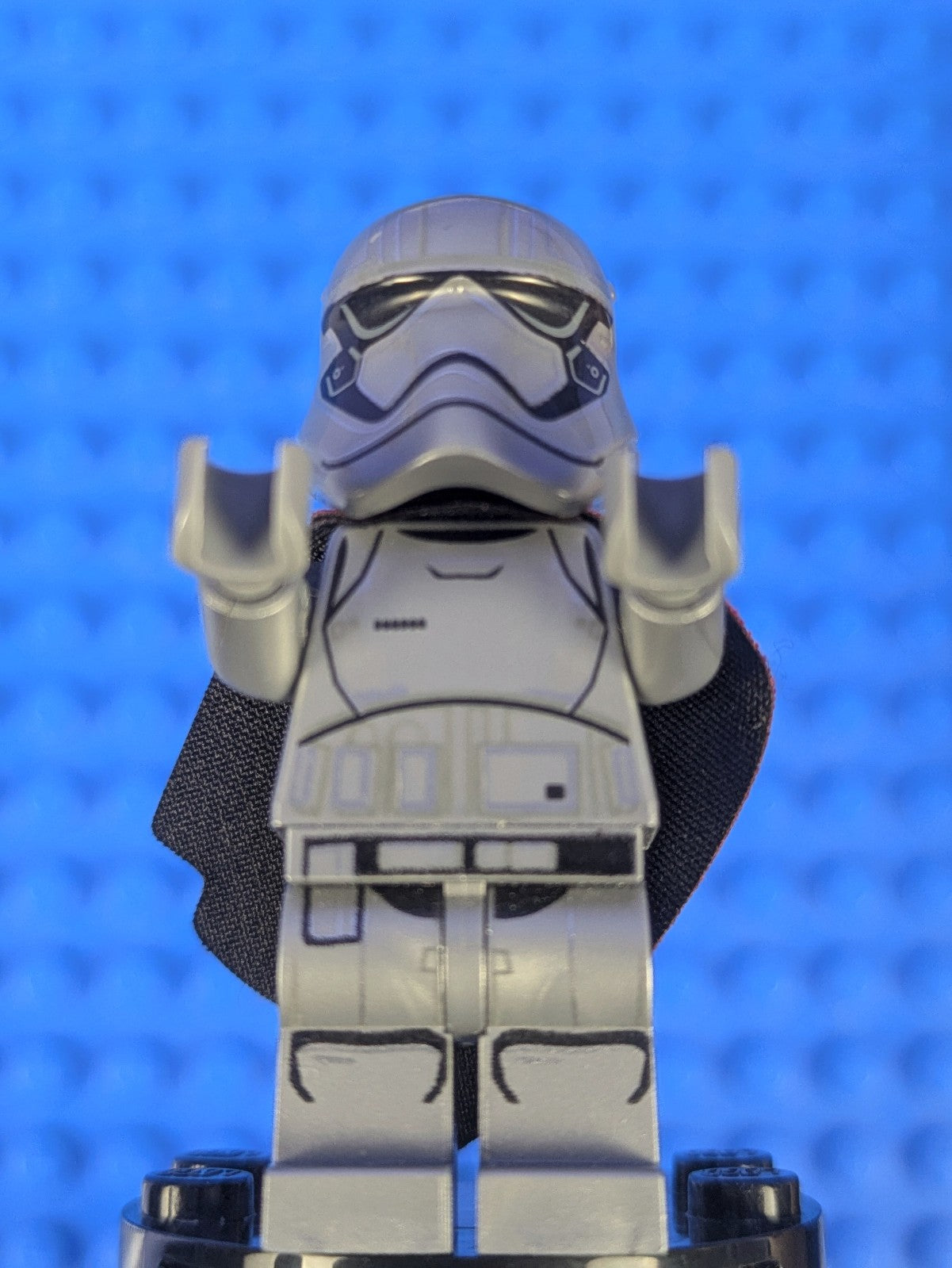 Lego Star Wars: Captain Phasma (Pointed Mouth Pattern) sw0904 Set 75201