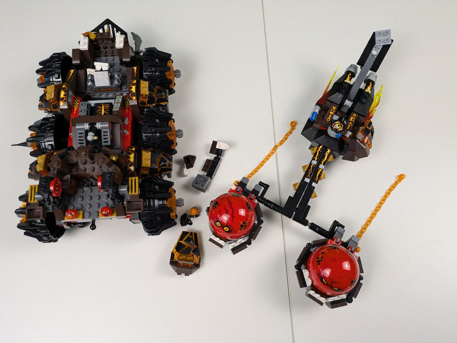 Lego NEXO KNIGHTS Collection: 12 Assorted Sets - Ultimate Collection!
