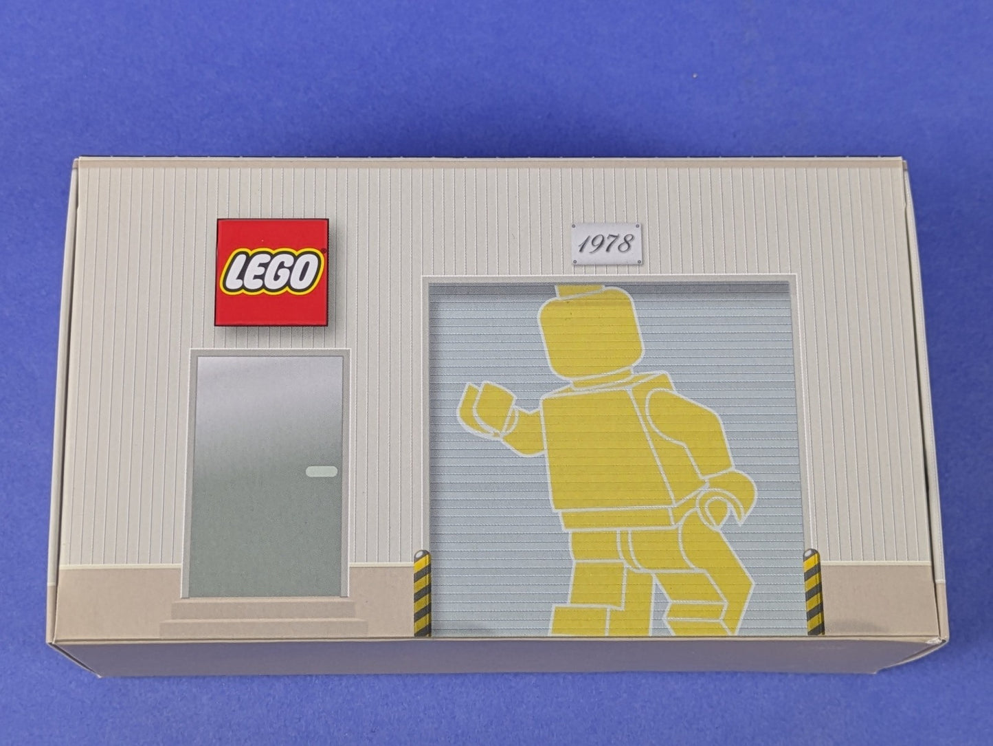 Lego LEGO Brand: LEGO Brand Store: Minifigure Factory Set 5005358 BRAND NEW