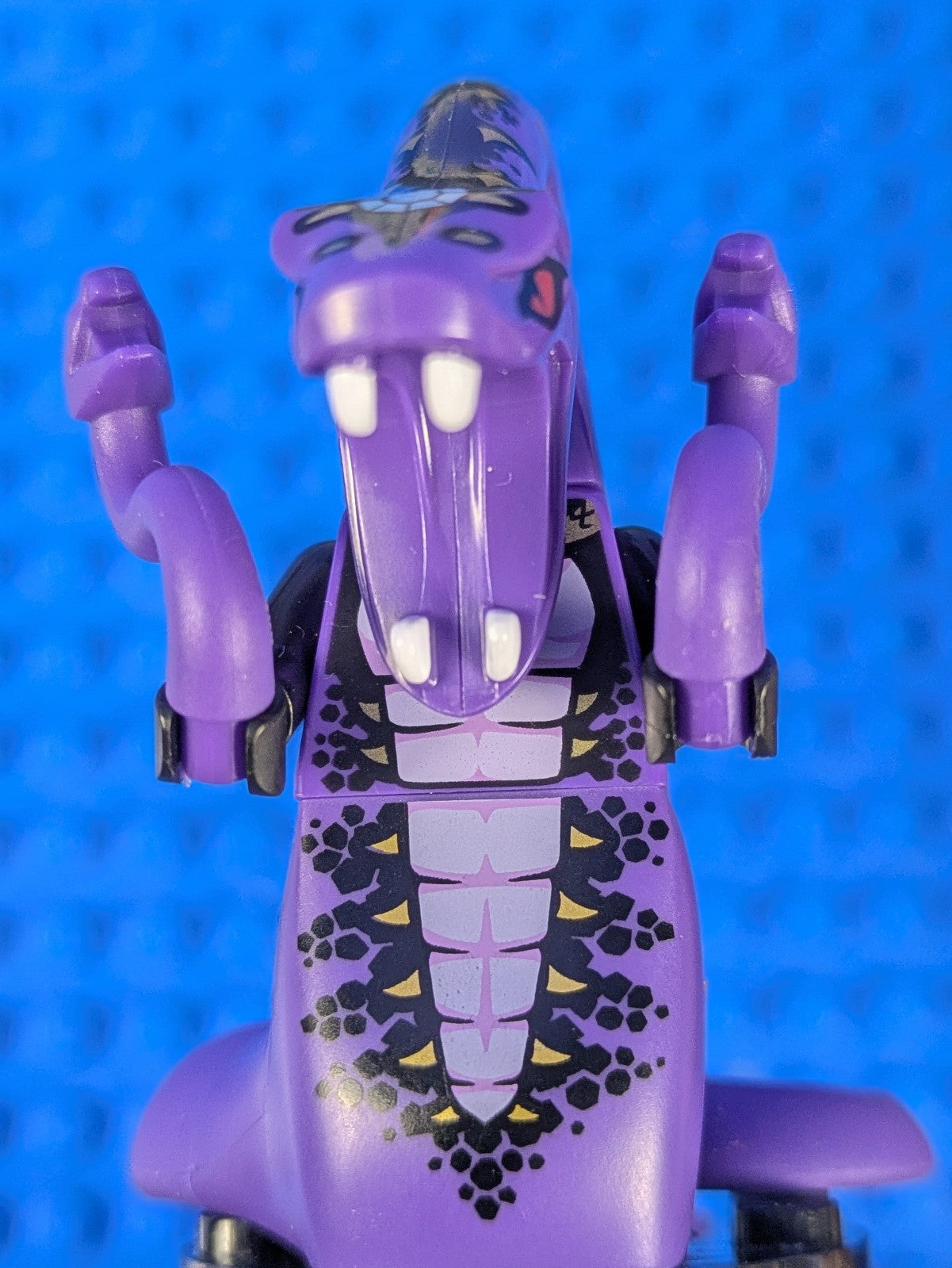 Lego NINJAGO: Legacy: Pythor Chumsworth - Purple with Lavender njo0506 Set 70679