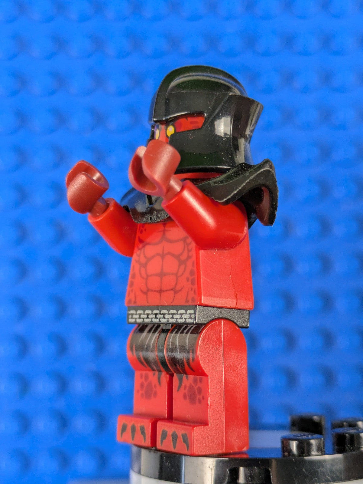Lego NEXO KNIGHTS: Crust Smasher - Bare Chest nex012 Set 70324