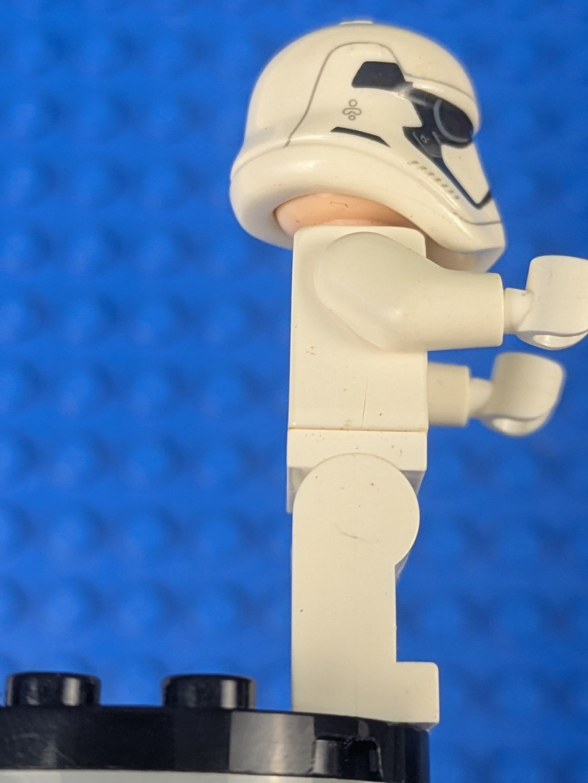 Lego Star Wars: First Order Stormtrooper (Pointed Mouth) sw0905 Set 75189