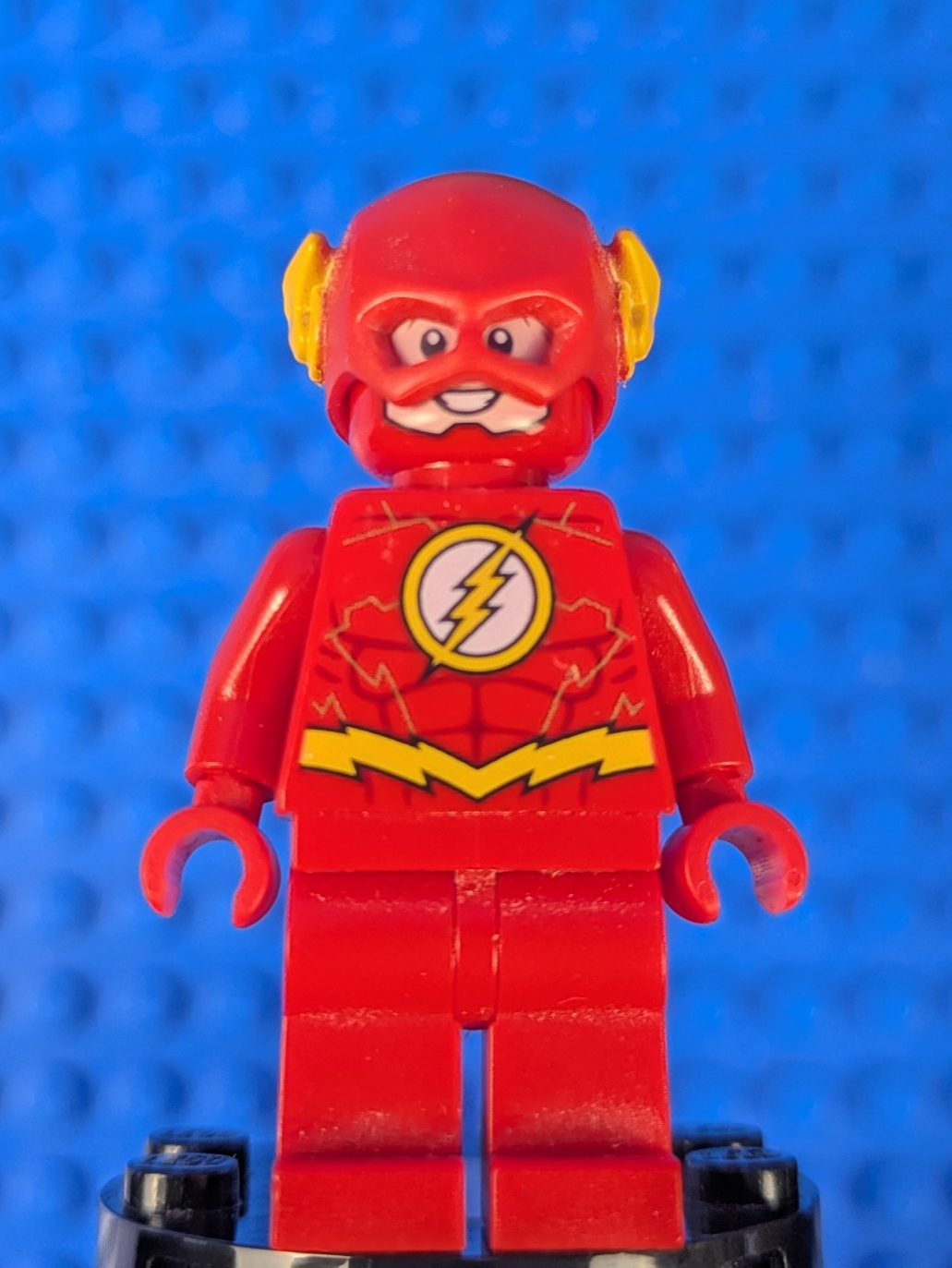 Lego Super Heroes: The Flash - Gold Outlines on Chest sh0473 Sets 76098, 211904