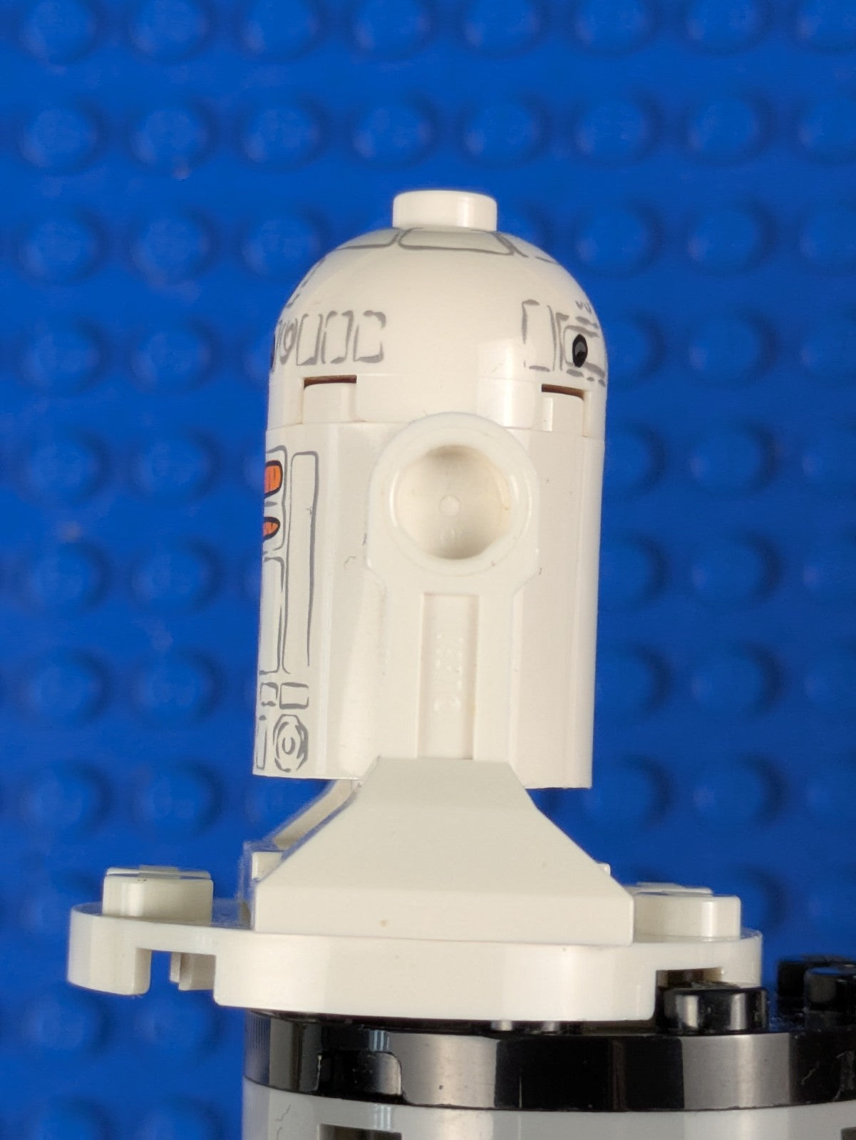 Lego Star Wars: R2-D2 - Snowman Astromech Droid sw0424 Set 9509