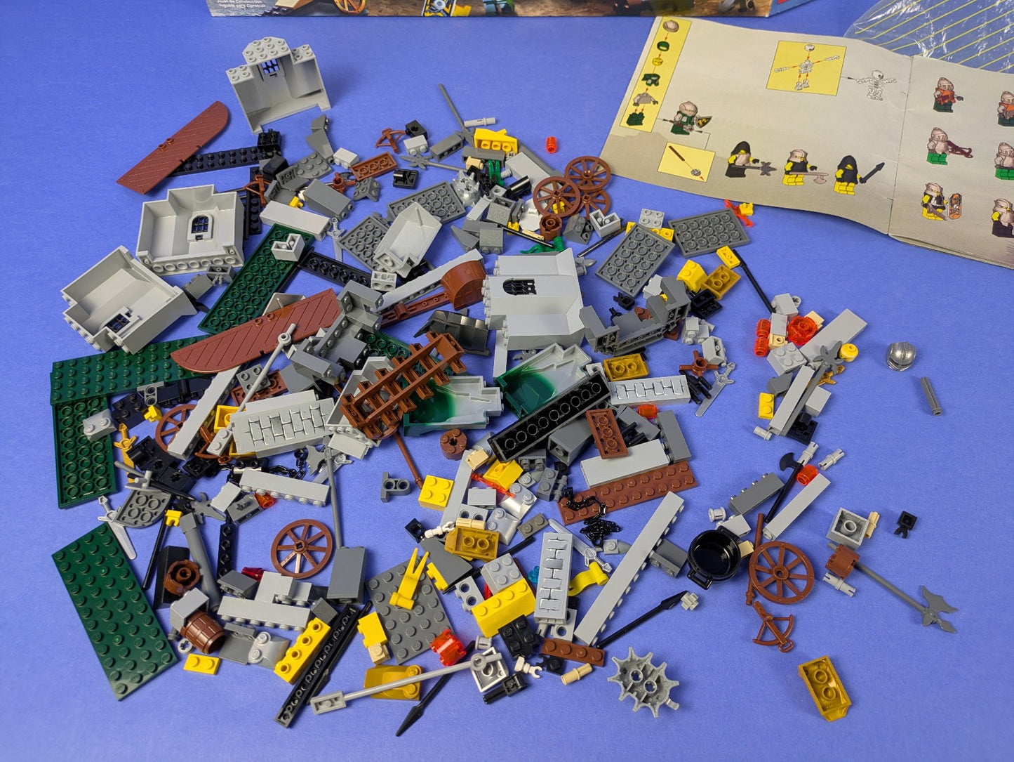 Lego Castle: Knights Kingdom II: Battle at the Pass Set 8813 - Incomplete Set