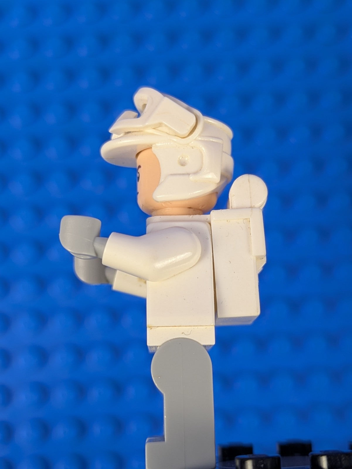 Lego Star Wars: Hoth Rebel Trooper White Uniform (Frown) sw0708 Set 75098