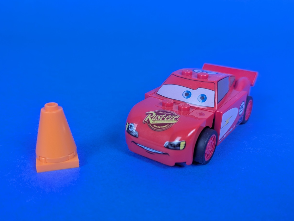 Lego Cars: Cars 2: Radiator Springs Lightning McQueen Set 8200 - w/ Instructions