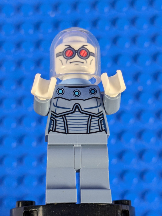 Lego Super Heroes: Batman II: Mr. Freeze - Sand Blue Outfit sh1082 Set 76300