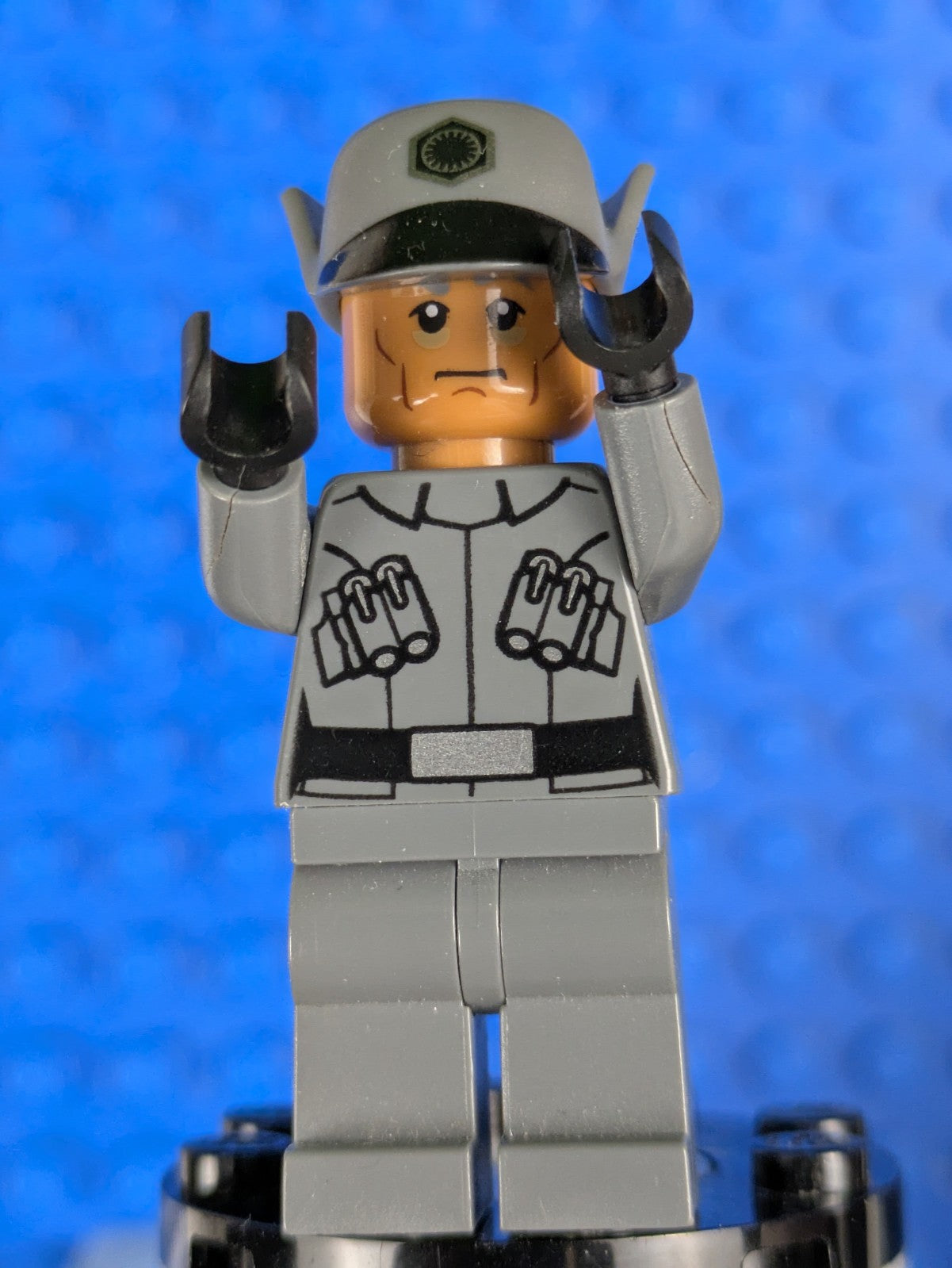 Lego Star Wars: First Order Officer (Lieutenant/Captain) - Male sw0670 Set 75101