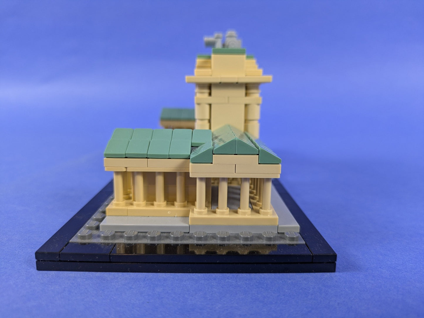 Lego Architecture: Brandenburg Gate Set 21011 Complete Set