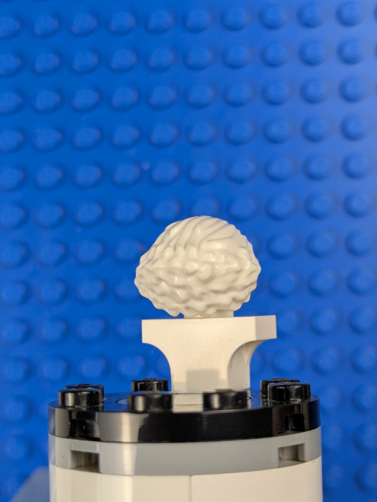 Lego Collectible Minifigures: The Muppets: White Statue Minifigure Set 71033
