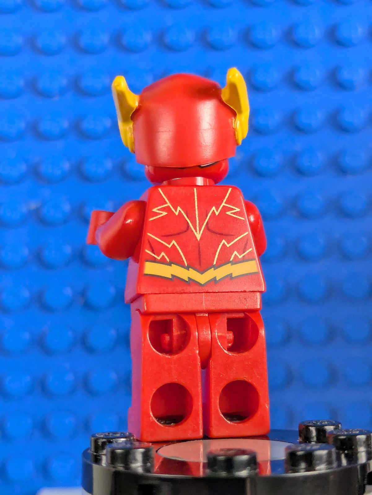 Lego Super Heroes: The Flash - Gold Outlines on Chest sh0473 Set 76098