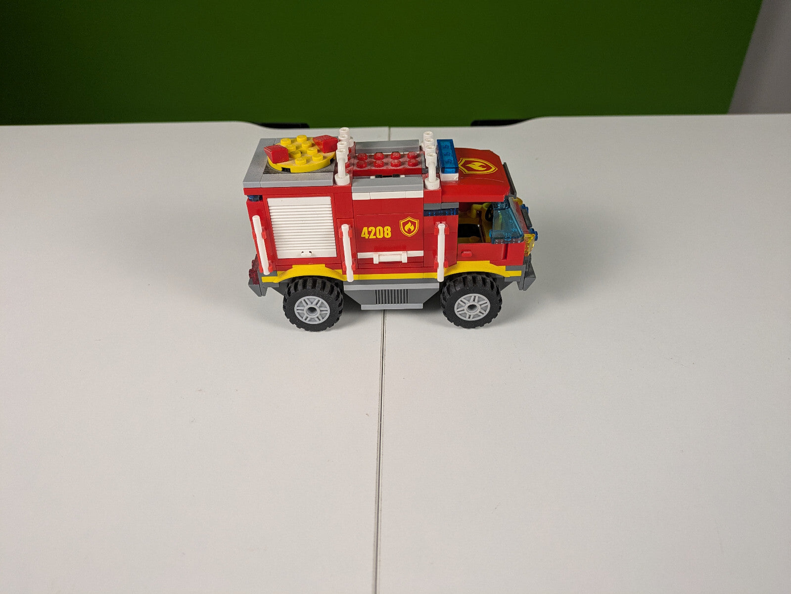 Lego Town: City: Fire: 4 × 4 Fire Truck Set 4208 w/ Instructions