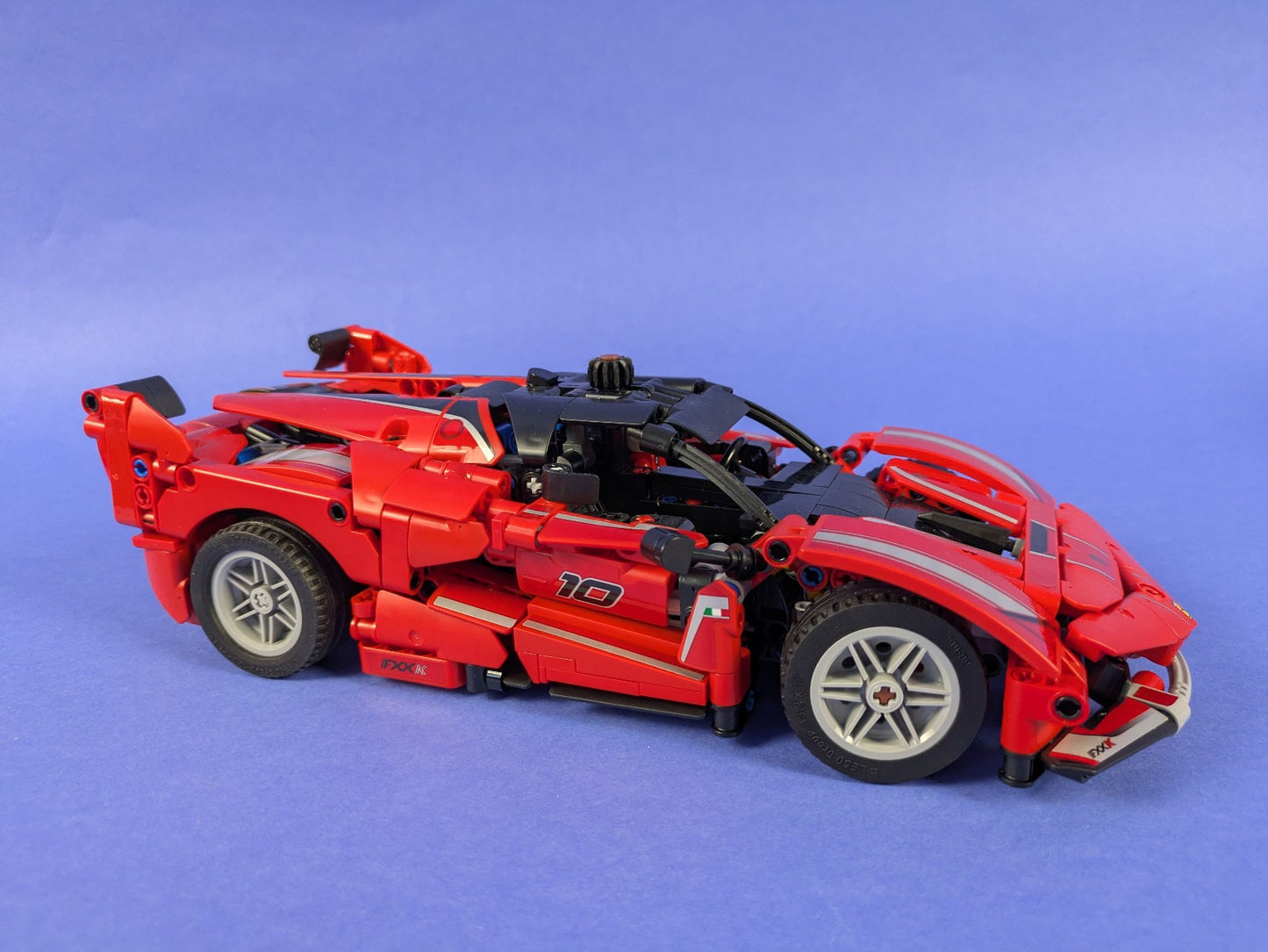 Lego Technic: Model: Race: Ferrari FXX K Set 42212 Complete Set