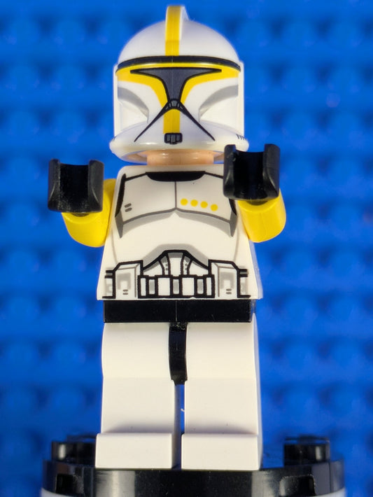 Lego Star Wars: Clone Trooper Commander (Phase 1) - Yellow Arms sw0481 Set 75019
