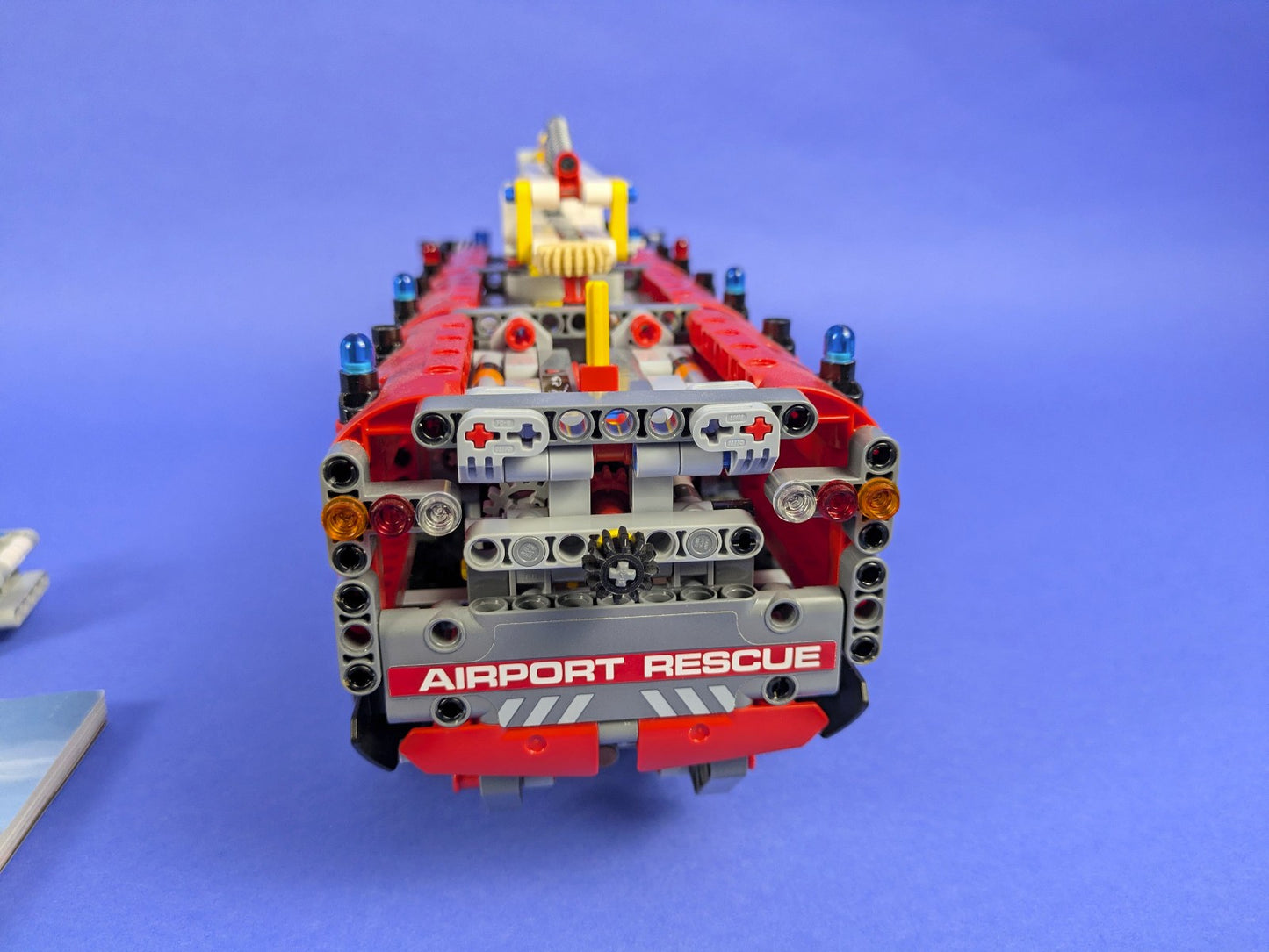 Lego Technic: Model: Fire: Airport Rescue Vehicle 42068