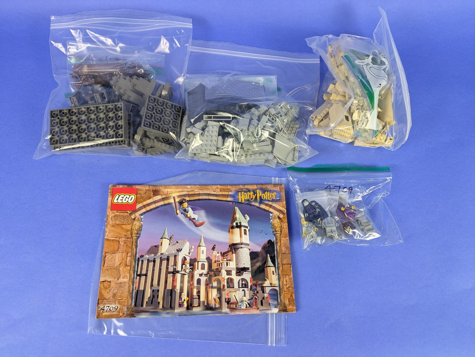 Lego Harry Potter: Hogwarts Castle - 1st Edition 4709 Complete Set