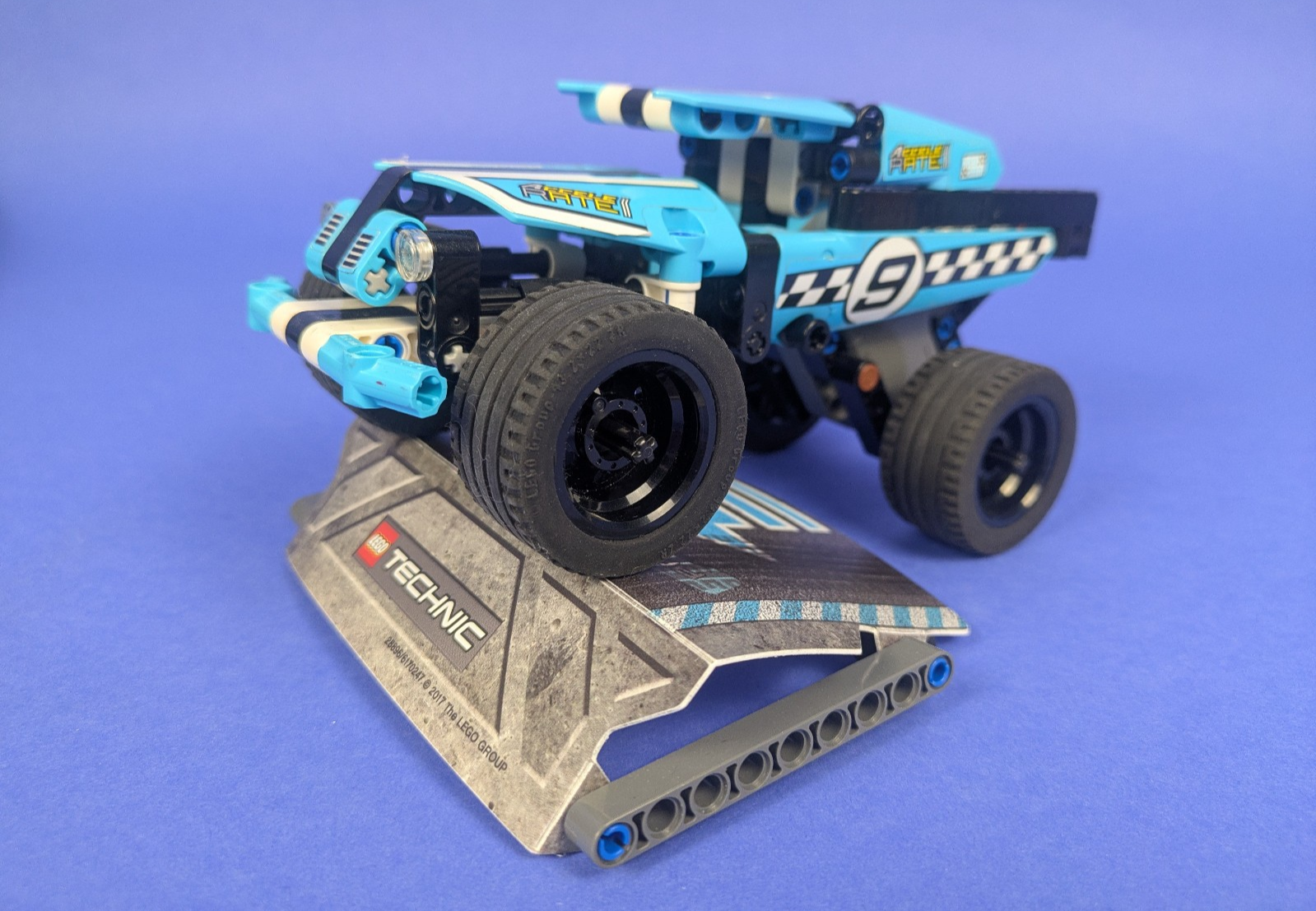 Lego Technic: Model: Race: Stunt Truck Set 42059 - w/ Instructions