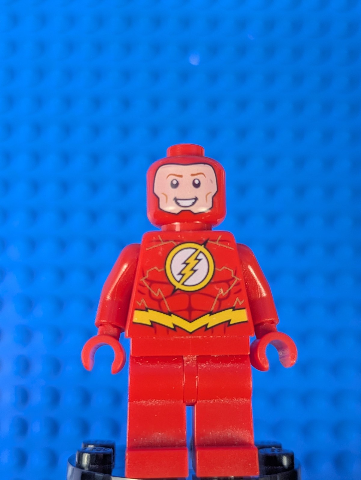Lego Super Heroes: The Flash - Gold Outlines on Chest sh0473 Sets 76098, 211904