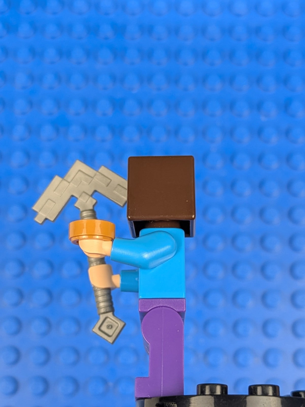 Lego Minecraft: Steve (Light Nougat) - Dark Purple Legs min009 Set 21116