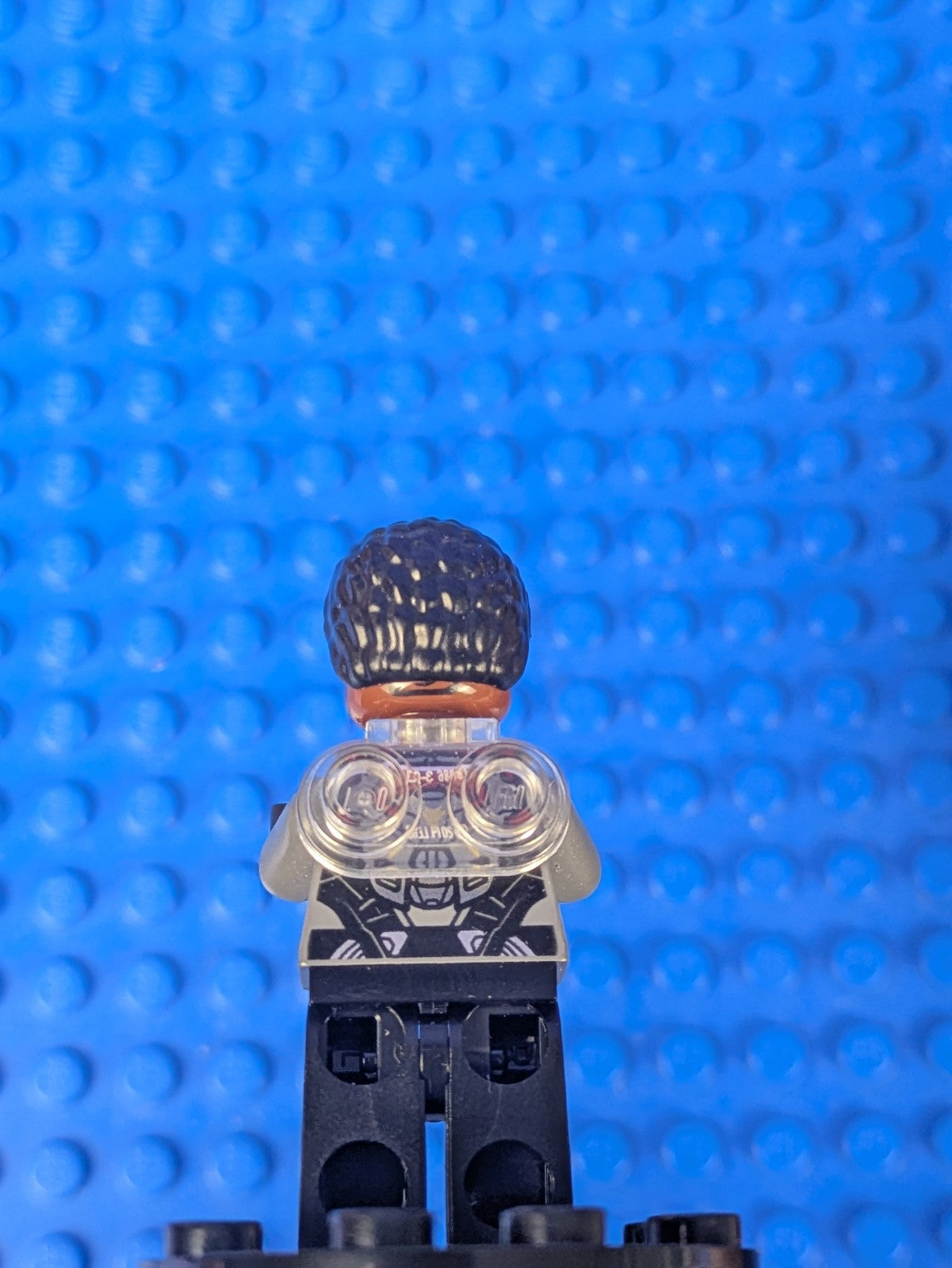 Lego Super Heroes: Falcon - Dark Bluish Gray and Black Suit sh0503 Set 76104