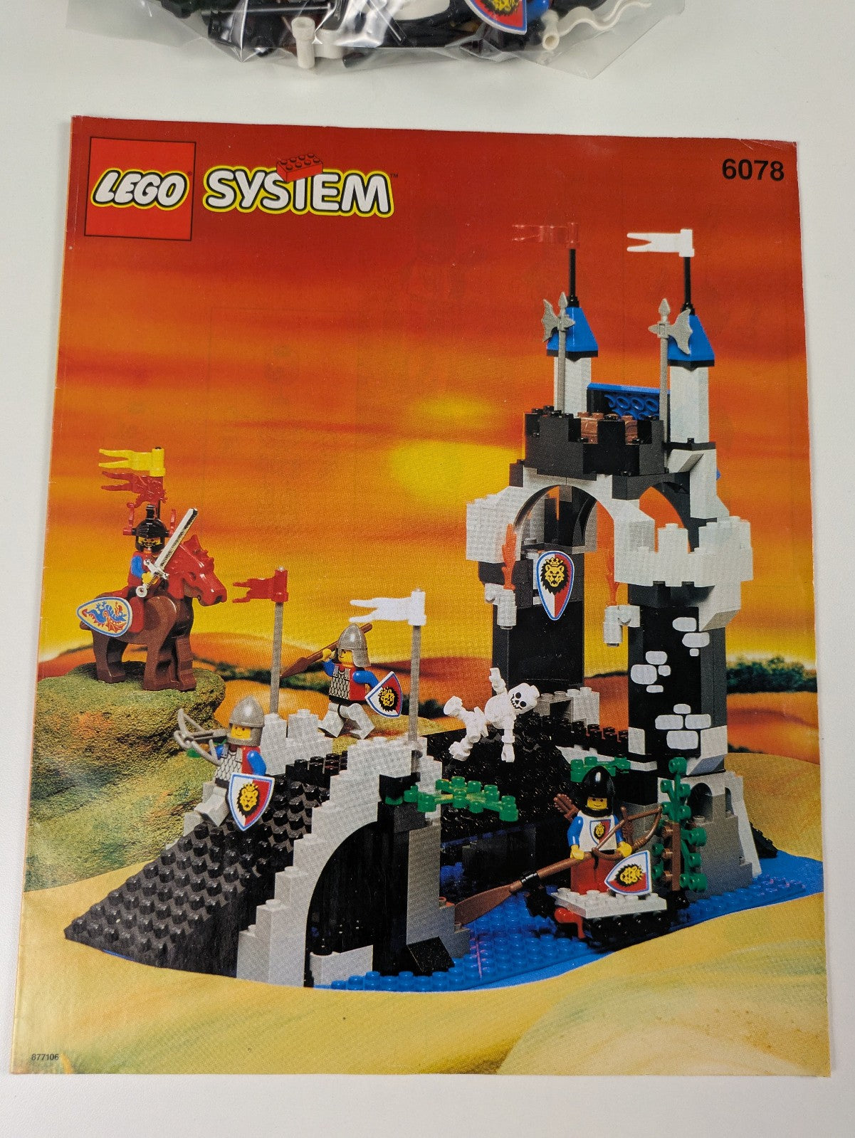 Lego Castle: Royal Knights: Royal Drawbridge Set 6078 - w/ Instructions