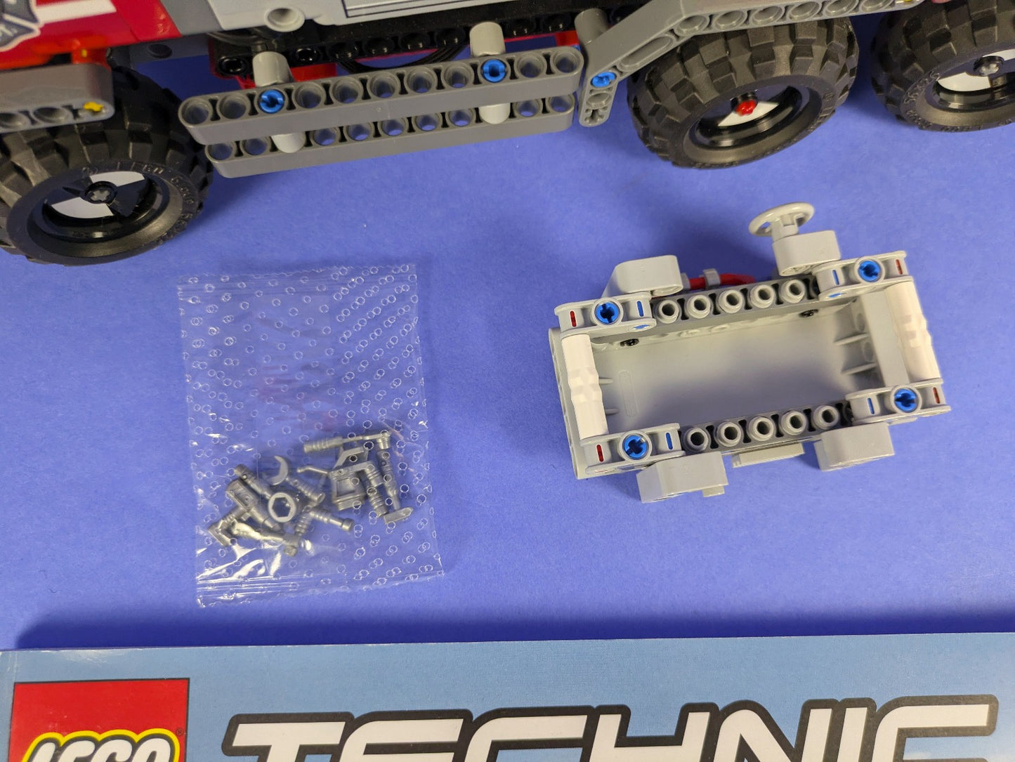 Lego Technic: Model: Fire: Airport Rescue Vehicle 42068