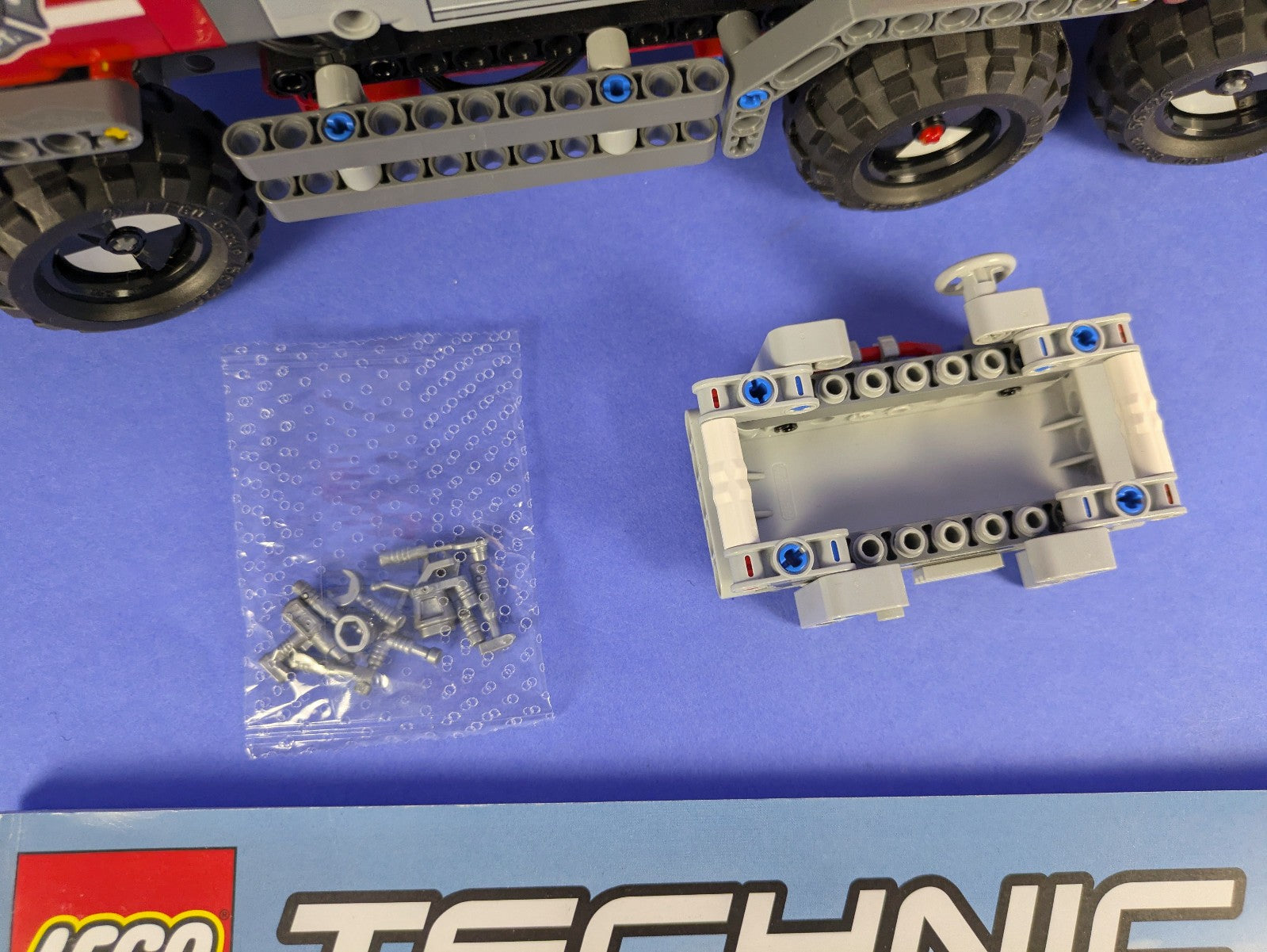 Lego Technic: Model: Fire: Airport Rescue Vehicle 42068