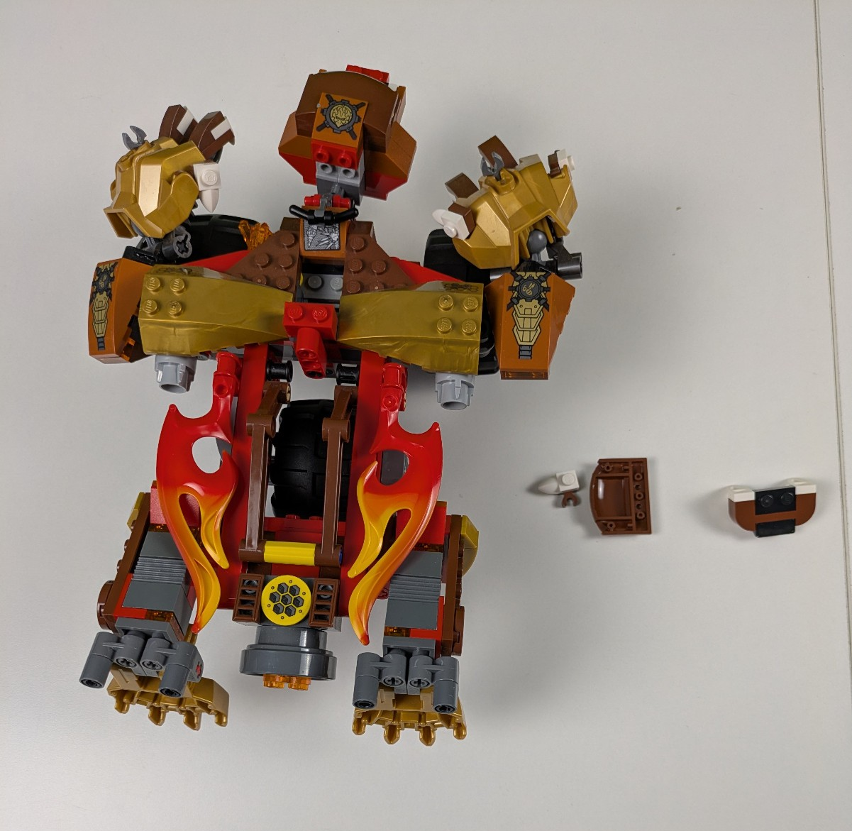 Lego LEGENDS OF CHIMA: Bladvic's Rumble Bear Set 70225 - Incomplete Set