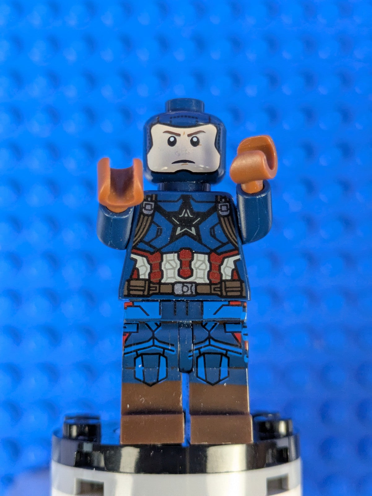 Lego Super Heroes: Captain America - Dark Blue Suit sh0495 Set 76101