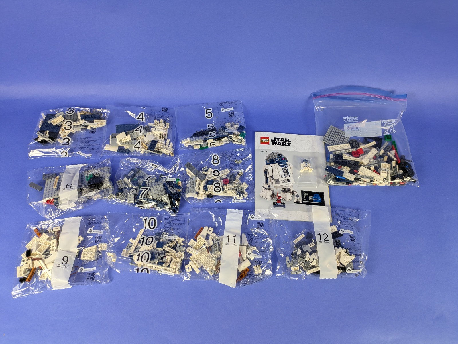 Lego Star Wars: Sculptures: R2-D2 Set 75379 Incomplete Set