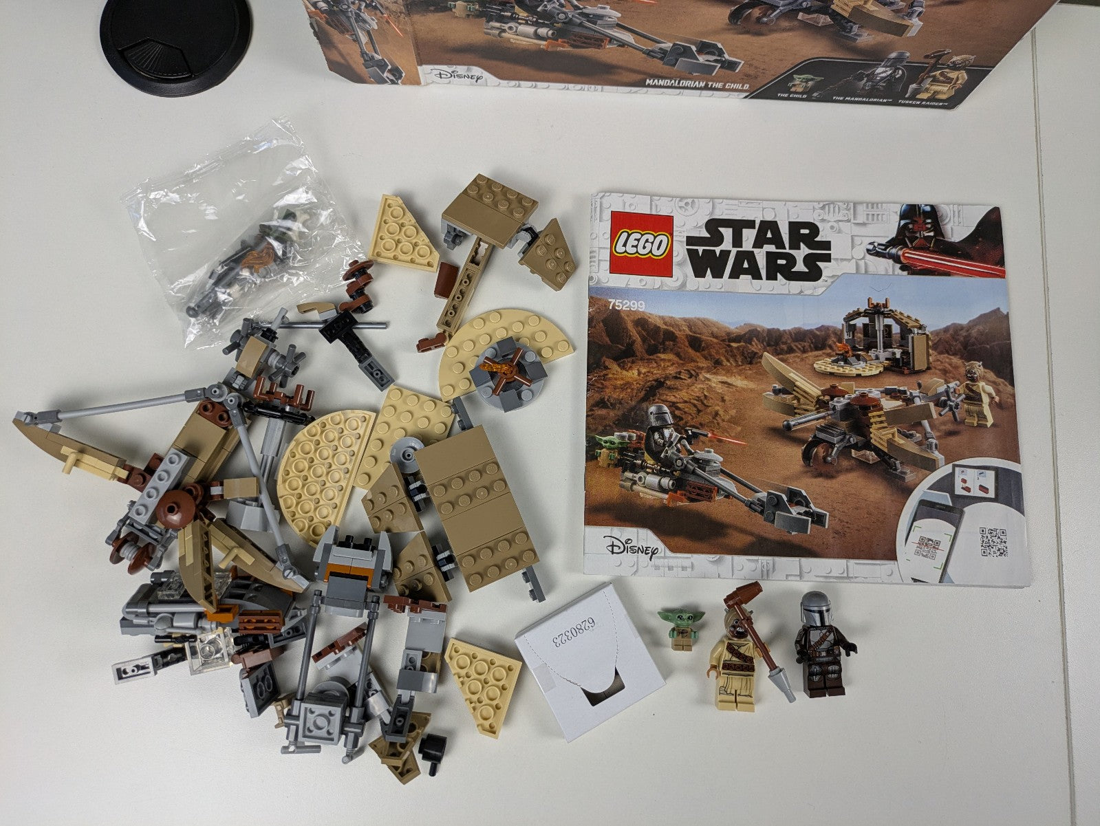 Lego Star Wars: The Mandalorian: Trouble on Tatooine Set 75299 - Complete Set