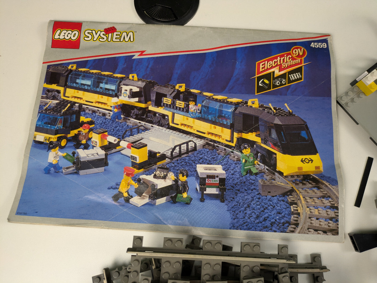 Lego Train: 9V: Cargo Railway Set 4559 - w/ Instruction (Incomplete Minifigure)